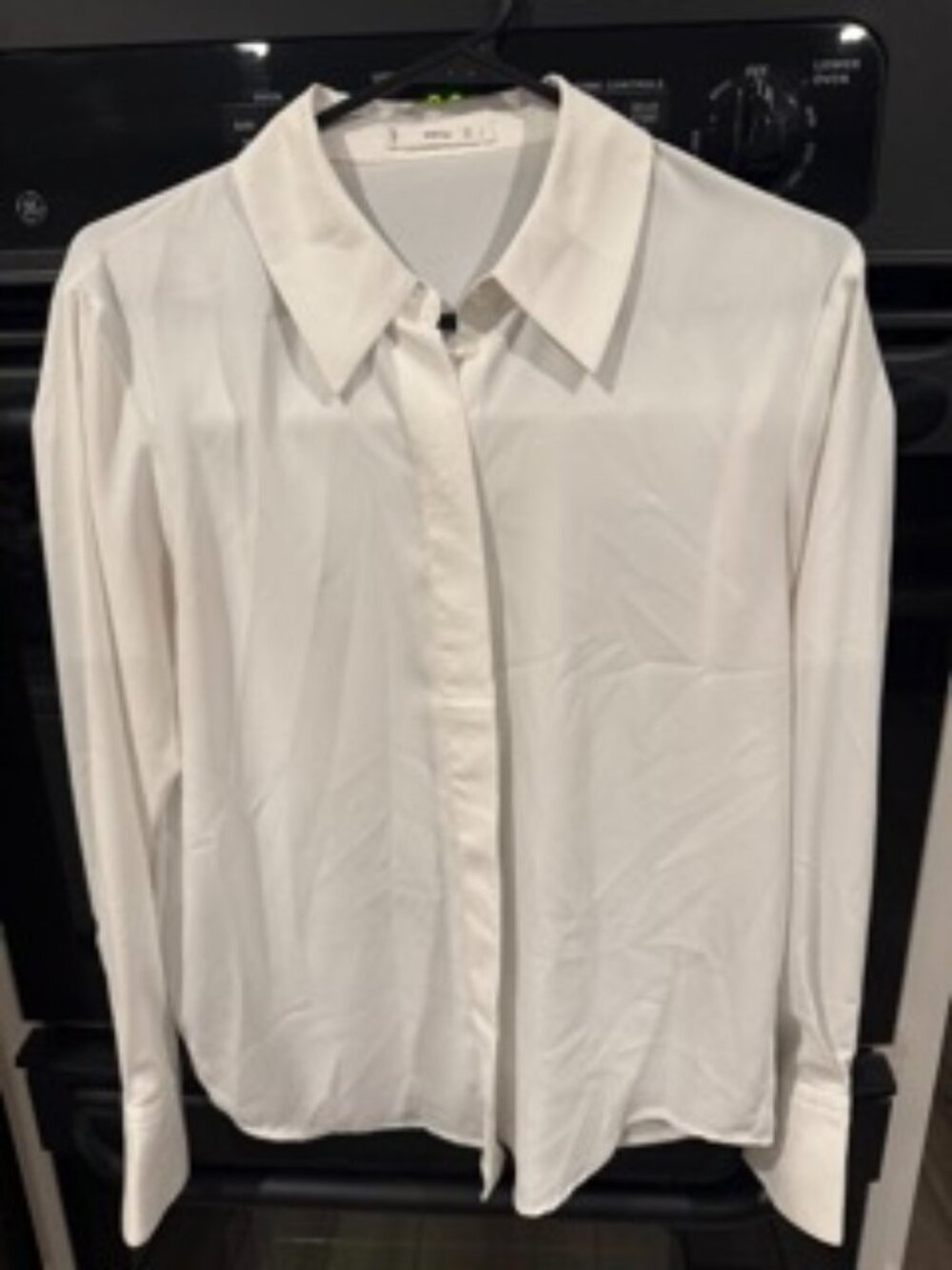 Mango Fluid Blouse with Concealed Buttons Size USA 4